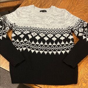 Black and Gray Patterned Sweater